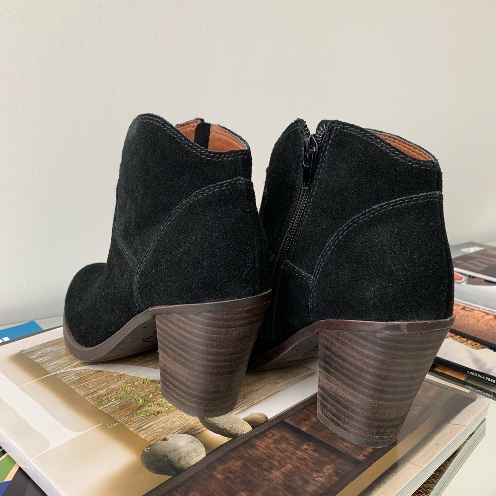 Beautiful boots - Picture 3 of 5